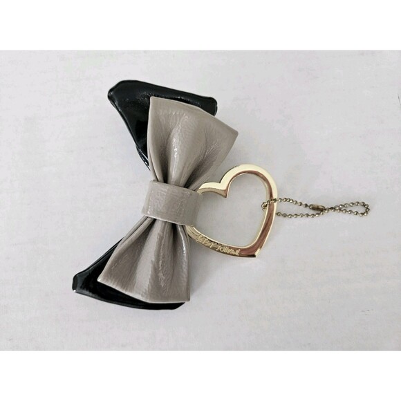 Betsey Johnson Heart & Bow Patent Leather Keychain - Picture 1 of 7